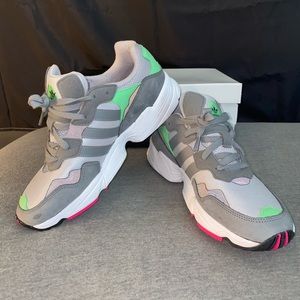 Men’s Adidas Torsion size 9.5